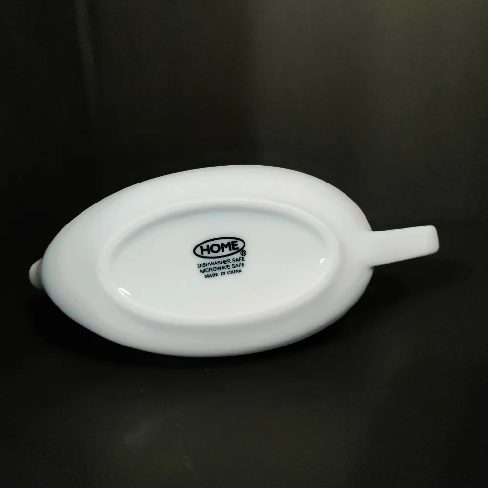 White Ceramic 16oz Gravy Boat/dish by HOME⭐ - Picture 3 of 4